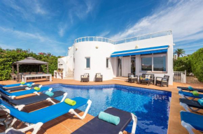 La Joya by Villa Plus